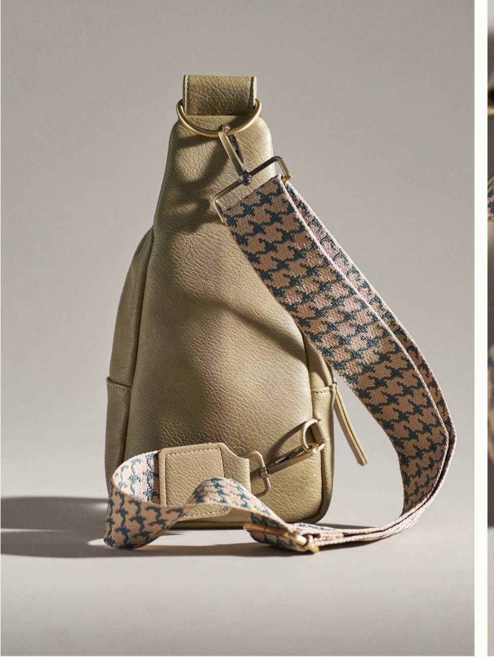 Anthropologie sling bag - Picture 3 of 7